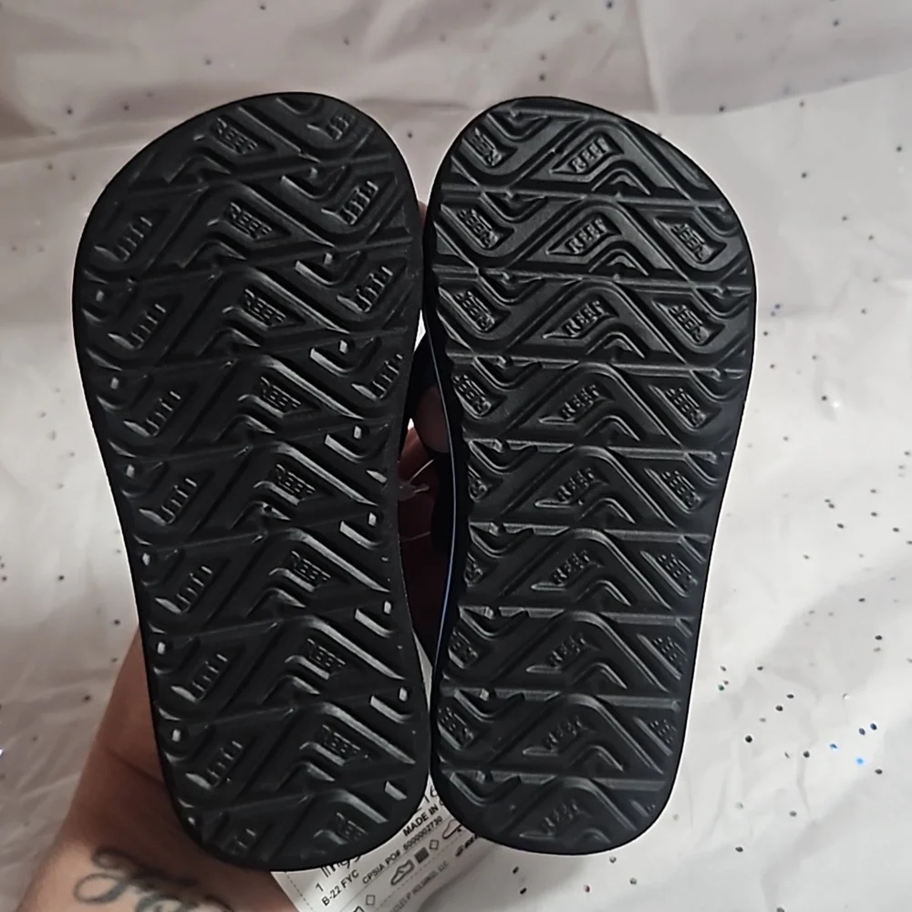 Reef lightning sandals